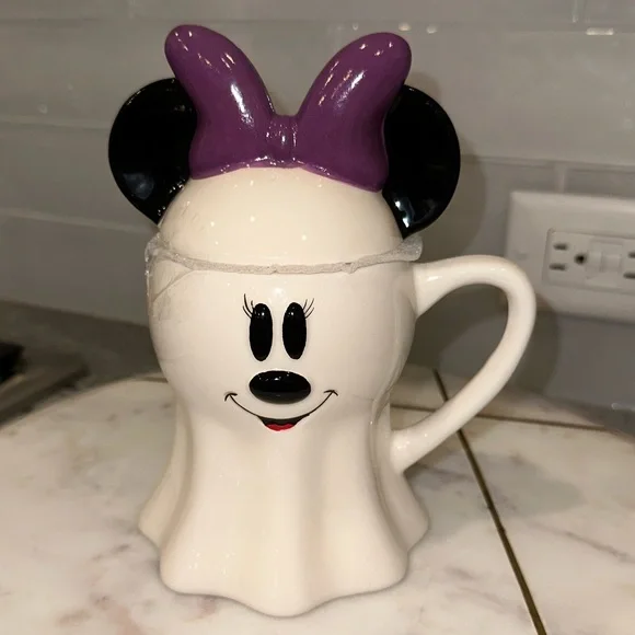✨NWT✨ Disney Minnie Mouse Spooky Ghost White Ceramic Mug with Lid Topper - Picture 1 of 6